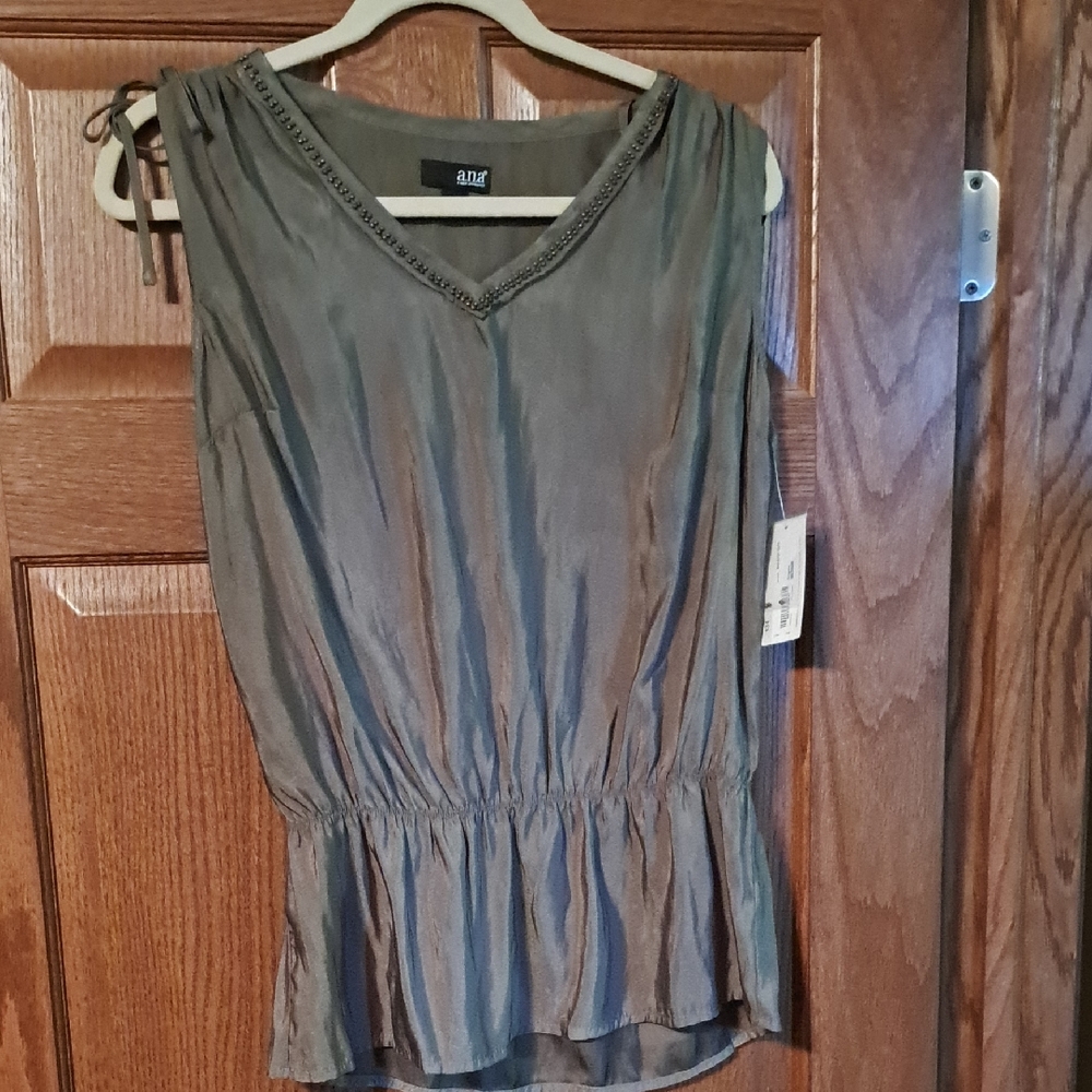 a.n.a Olive Sleeveless V-Neck Peplum Blouse